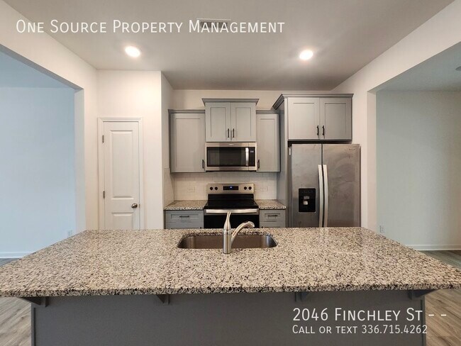 Building Photo - 2046 Finchley St