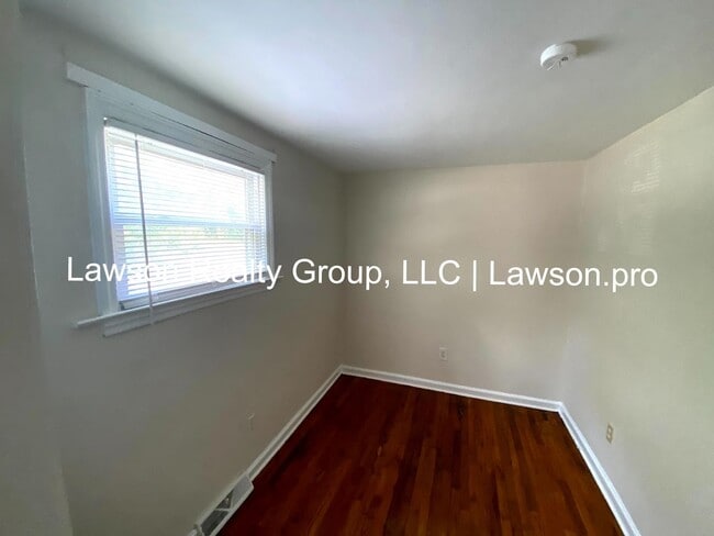 Building Photo - Cozy Three Bedroom Home in Salem with Shed
