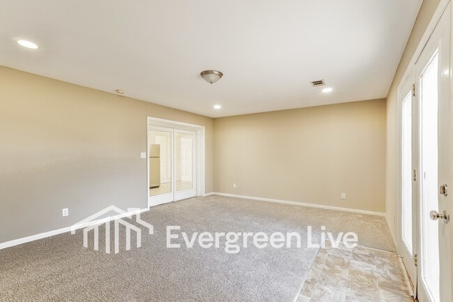 Building Photo - 3106 Jeanee Rd