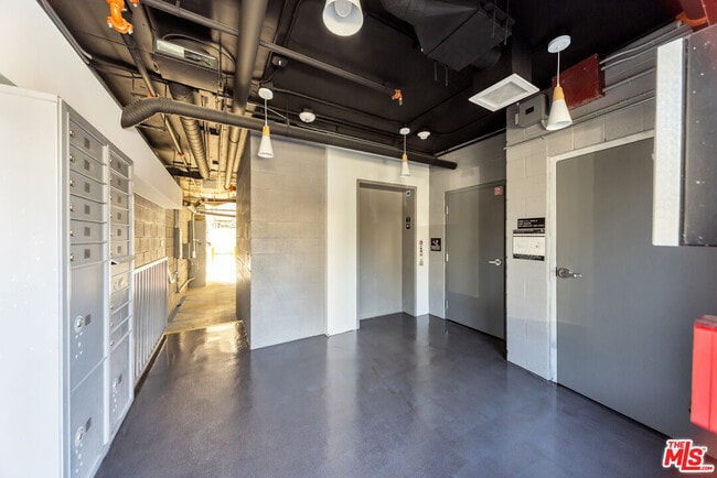 Building Photo - 5506 Thornburn St