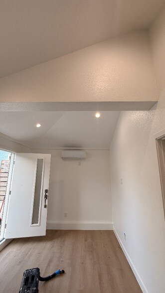 Building Photo - 10548 Stonybrook Ave