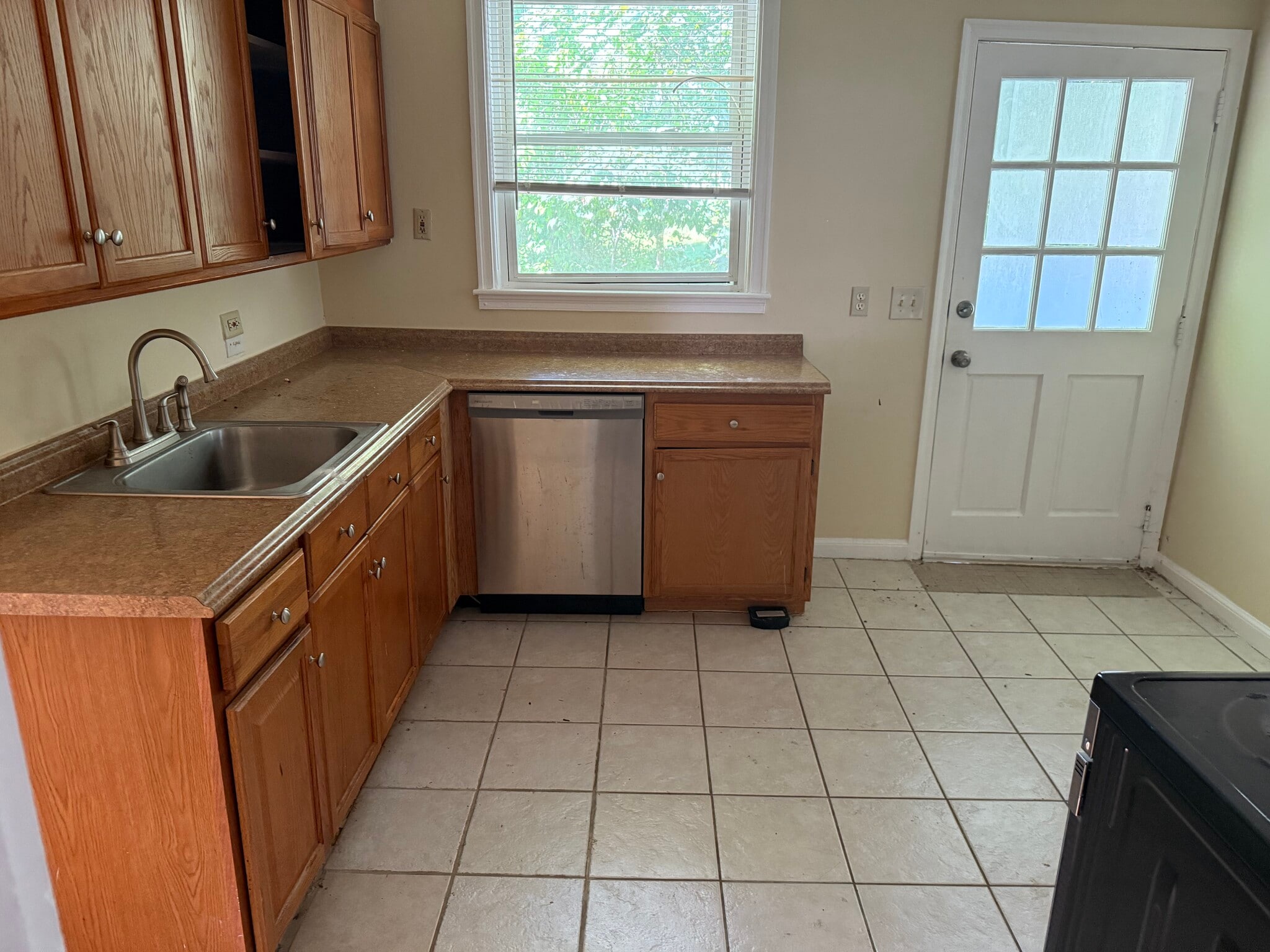 KITCHEN - 190 Institute Rd