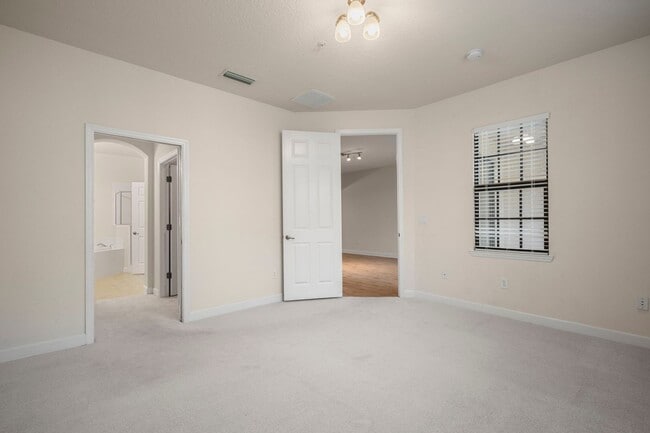 Building Photo - Beautiful Avila 3/2 with preserve view!