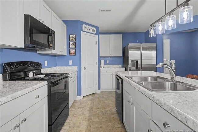 Building Photo - 21 Terrier Ct