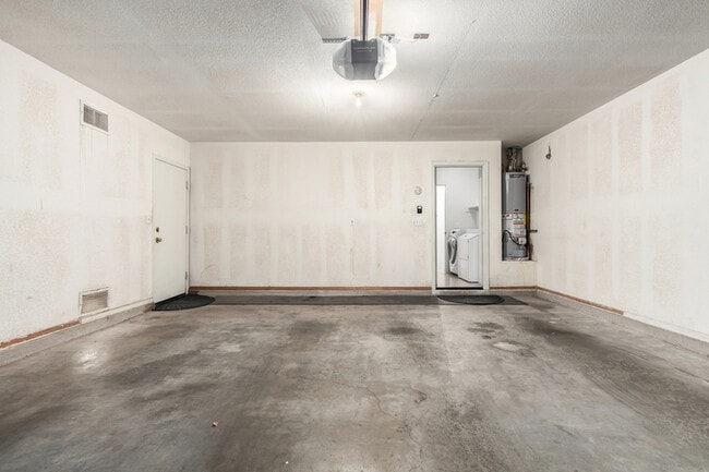 Building Photo - 1116 S 53rd St