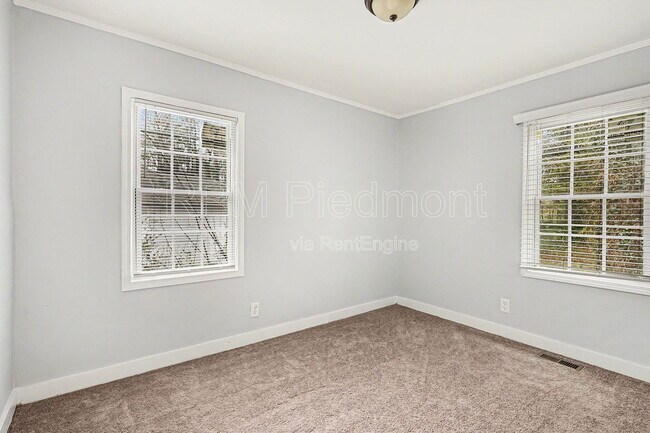 Building Photo - 2135 Jernigan Dr SE