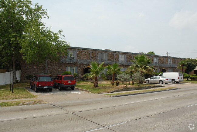 Building Photo - Beechnut Chateau Apartments