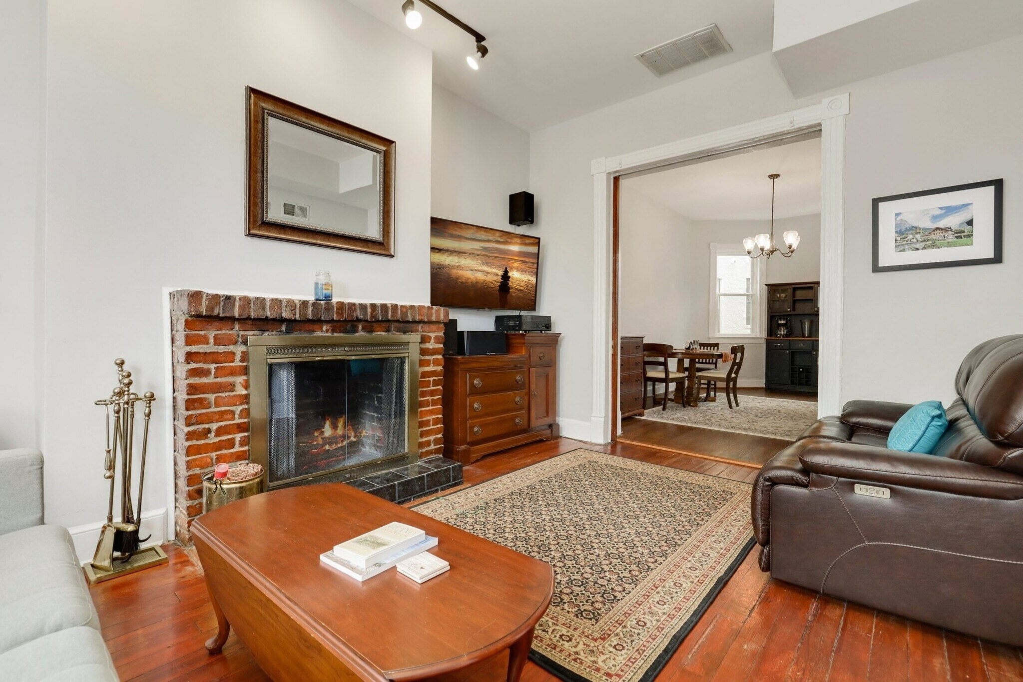 Building Photo - 704 12th St NE