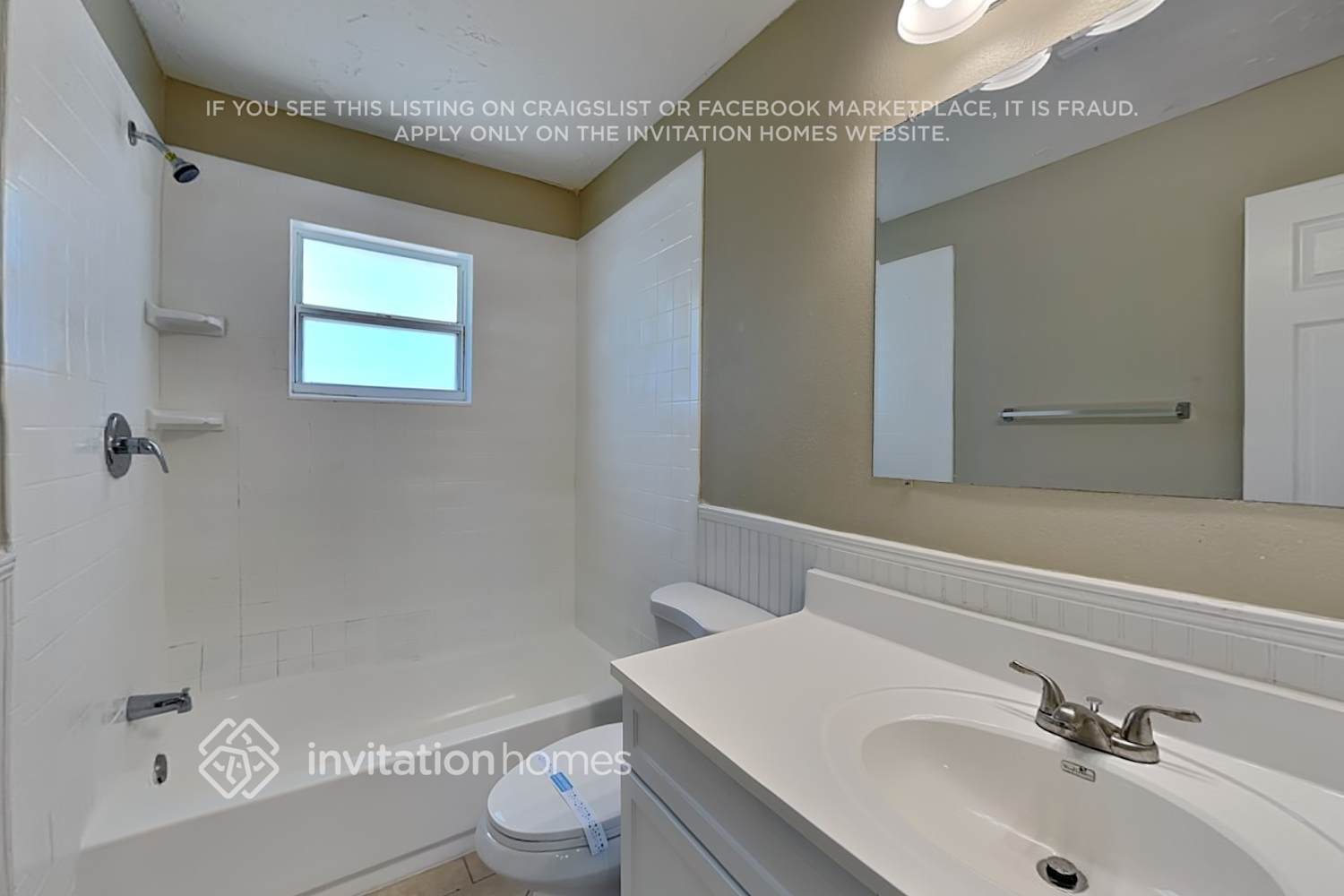 Building Photo - 923 38th St W