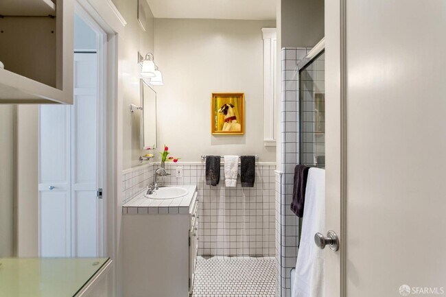 Building Photo - 67 Divisadero St