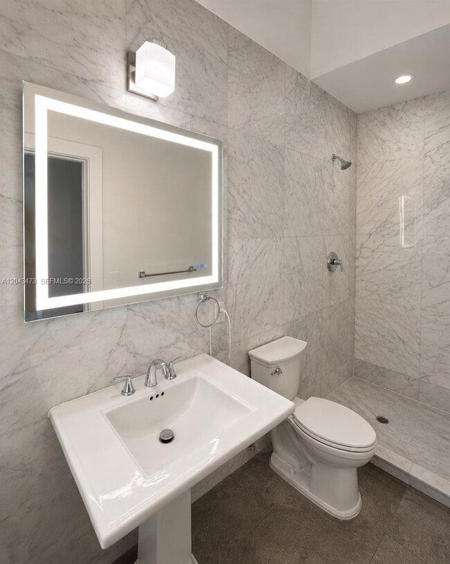 Building Photo - 3025 Indian Creek Dr