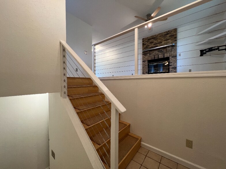 Building Photo - 1755 Fountainbleu Dr
