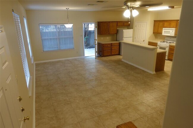 Building Photo - 2928 Thrushwood Dr