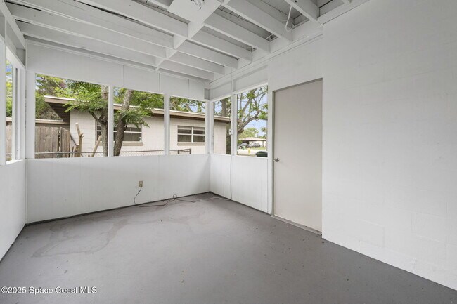 Building Photo - 418 N Fiske Blvd