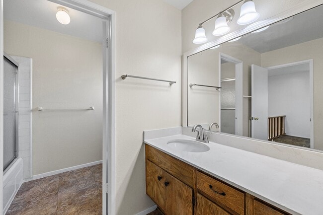 Building Photo - Spacious Home on Corner Lot!
