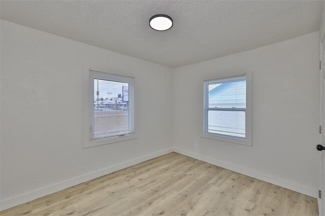Building Photo - 875 53rd Terrace N