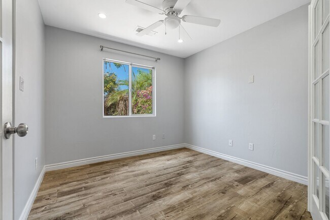 Building Photo - SPECIAL OF THE MONTH -   Beautiful NW Bakersfield Home with Lake Access!!