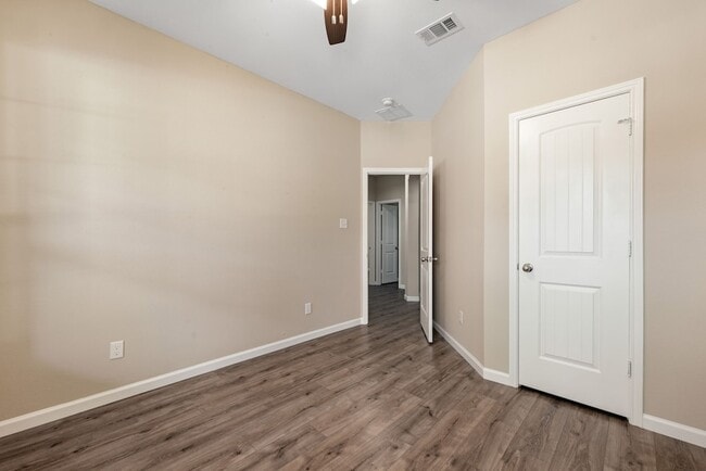 Building Photo - 11429 W Woodmark