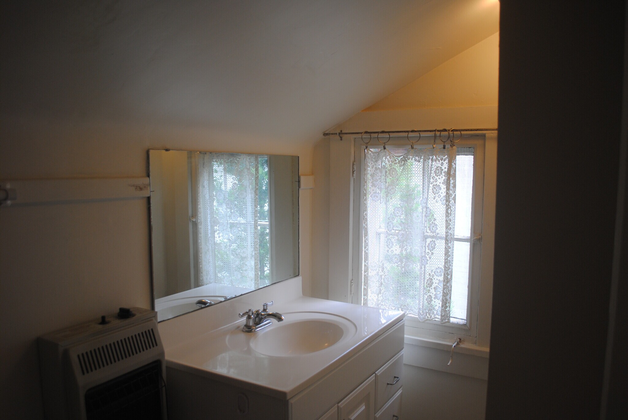 Building Photo - 1618 3rd St