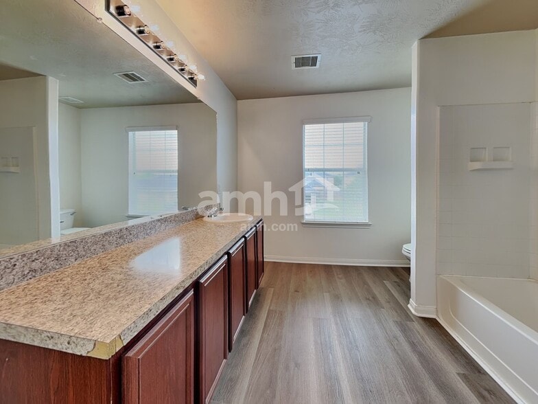 Building Photo - 3406 Maris Way