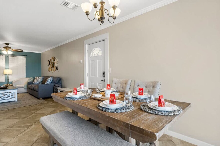 Building Photo - 7405A Beach Dr