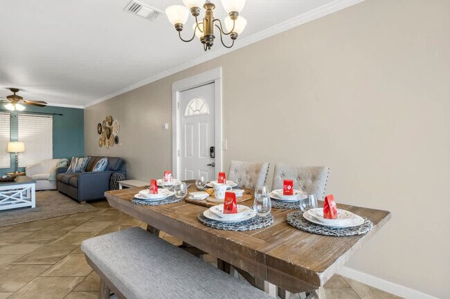 Building Photo - 7405A Beach Dr