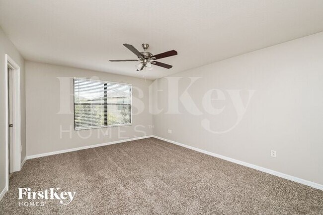 Building Photo - 2704 Garden Falls Dr