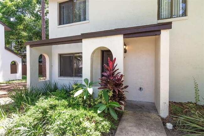 Building Photo - 2635 SW 35th Pl