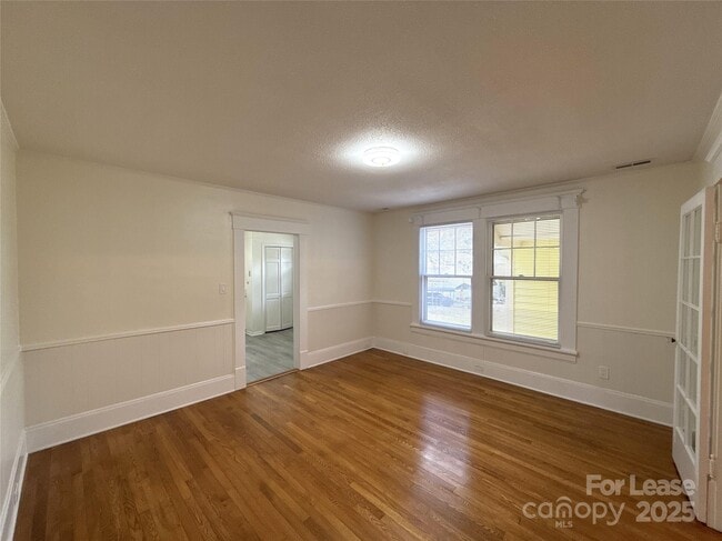 Building Photo - 1516 Pleasant Plains Rd