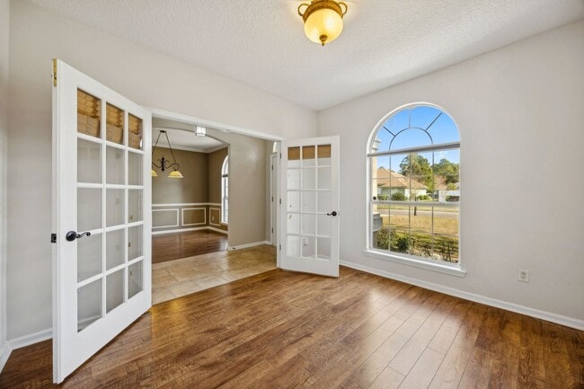 Building Photo - Spacious 4-Bedroom Home in Meadowfield with Fenced Yard