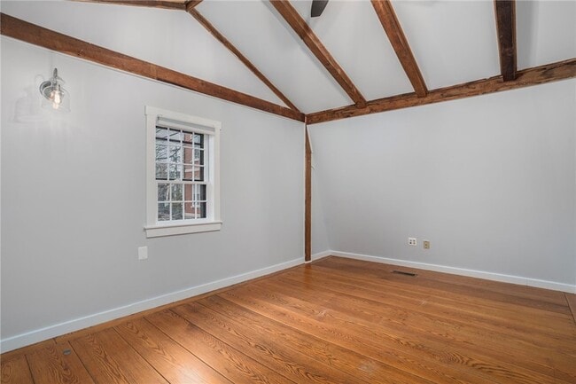 Building Photo - 31 Bridge St