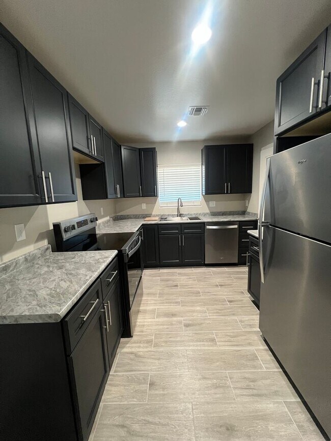 Building Photo - 4011 S 24th St