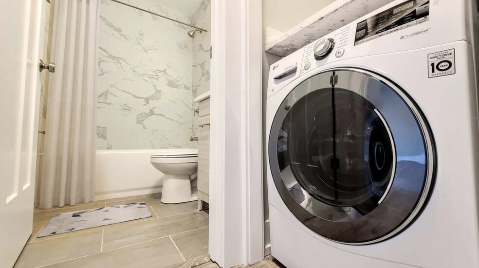 Building Photo - 507 W Barry Ave