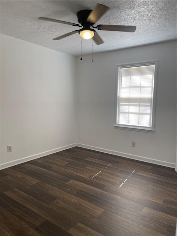 Building Photo - 290 Carmon Dr