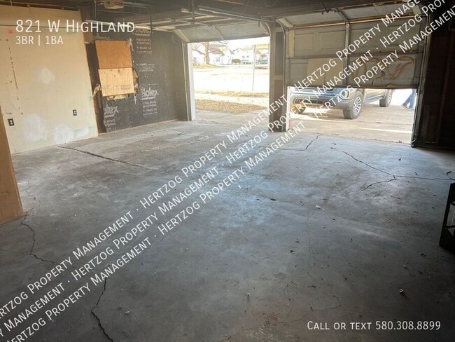 Building Photo - 821 W Highland-