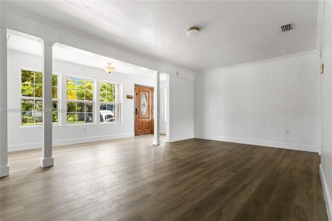 Building Photo - 511 NE 110th Terrace