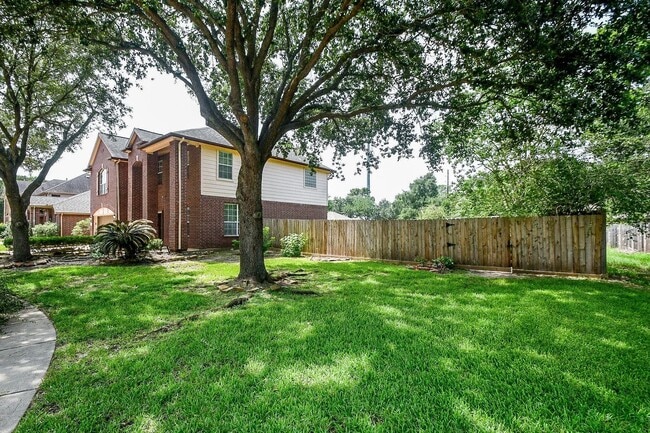Building Photo - 21610 Woodoak Ct
