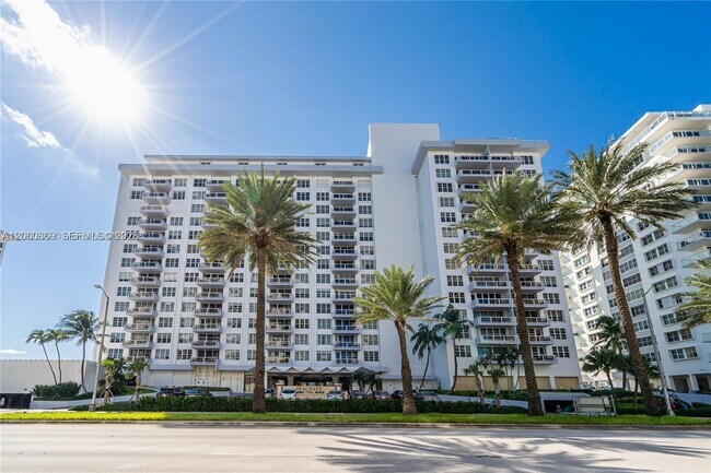 Building Photo - 5700 Collins Ave