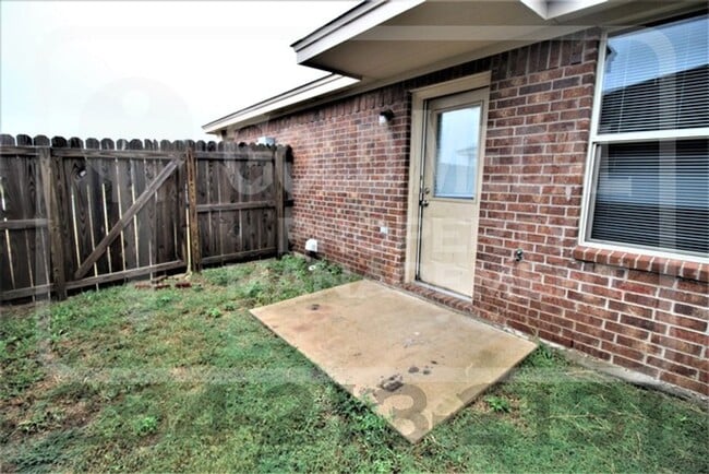 Building Photo - 4505 Cambridge Dr