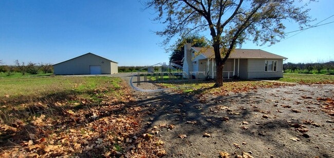 Building Photo - Country Home with Shop