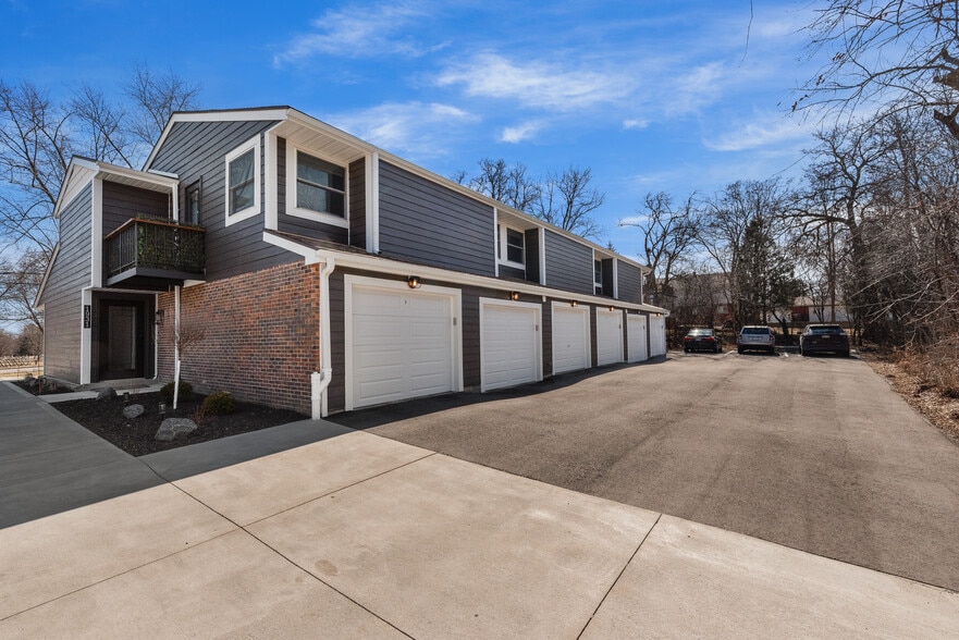 Building Photo - 1933 S 124th St