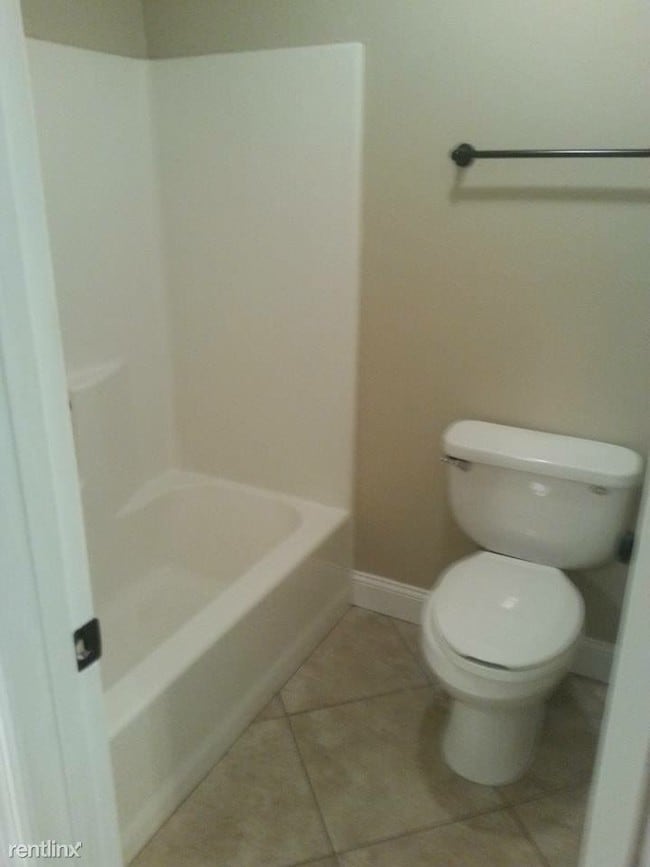 Building Photo - 3 br, 2 bath Condo - Rolling Hills condo F41