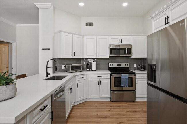 Building Photo - 11770 St Andrews Place