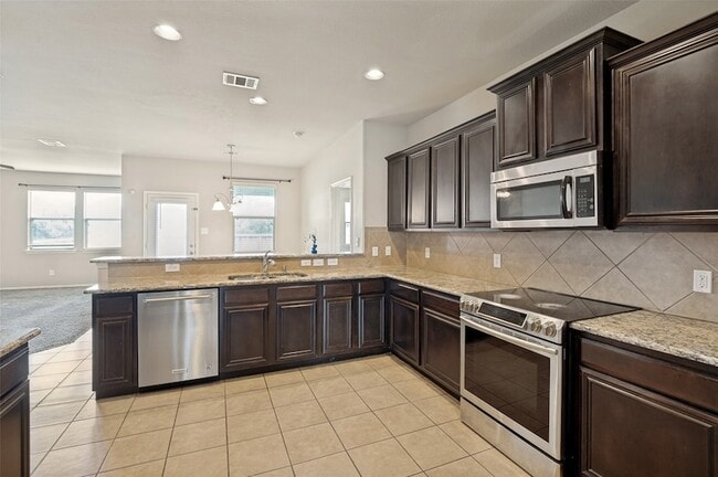 Building Photo - 1305 Lone Pine Dr