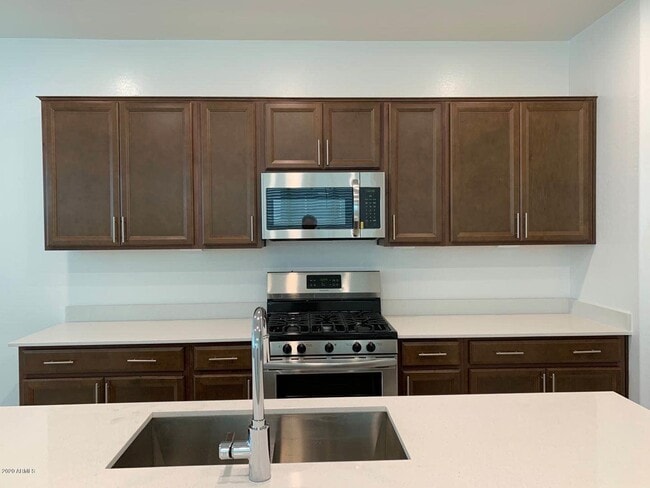 Building Photo - 1079 E Sabino Dr