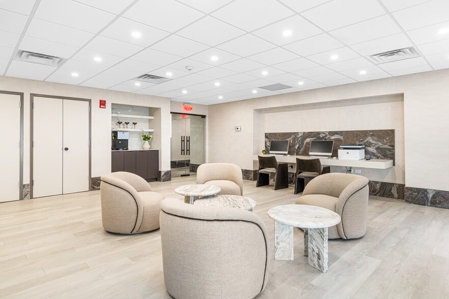 Building Photo - Northampton Crossing Apartments and Townhomes