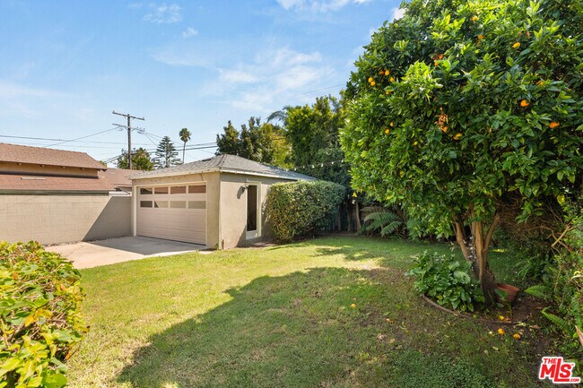 Building Photo - 6542 W 80th Pl