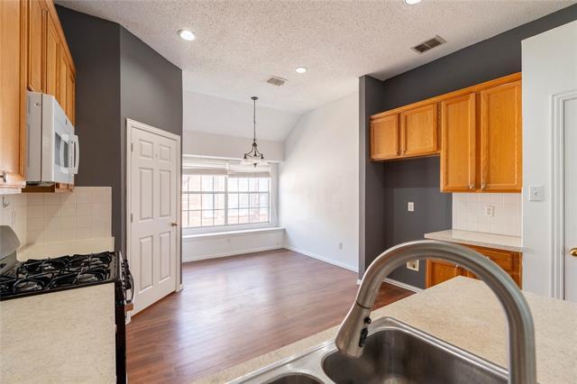 Building Photo - 904 Westminister Ave