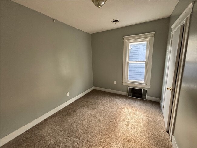 Building Photo - 507 Welles St