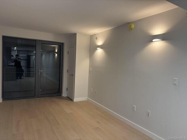 Building Photo - 136-80-13641 41st Ave
